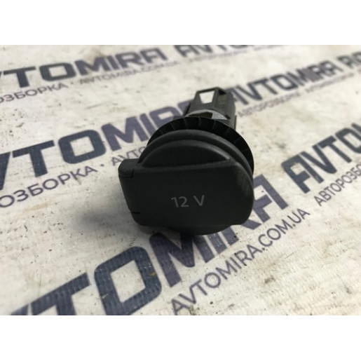 Прикурювач передній VW Volkswagen Passat B7 2010- 1J0919309